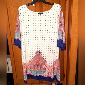 A Bebop ladies Kaftan tunic top in a size large. Loose-fitting, boho, lagenlook